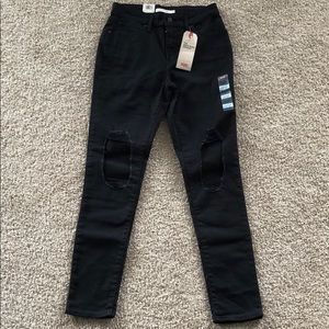 Levi’s 721 High-Rise Skinny jeans